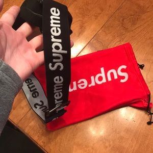 Black supreme goggles